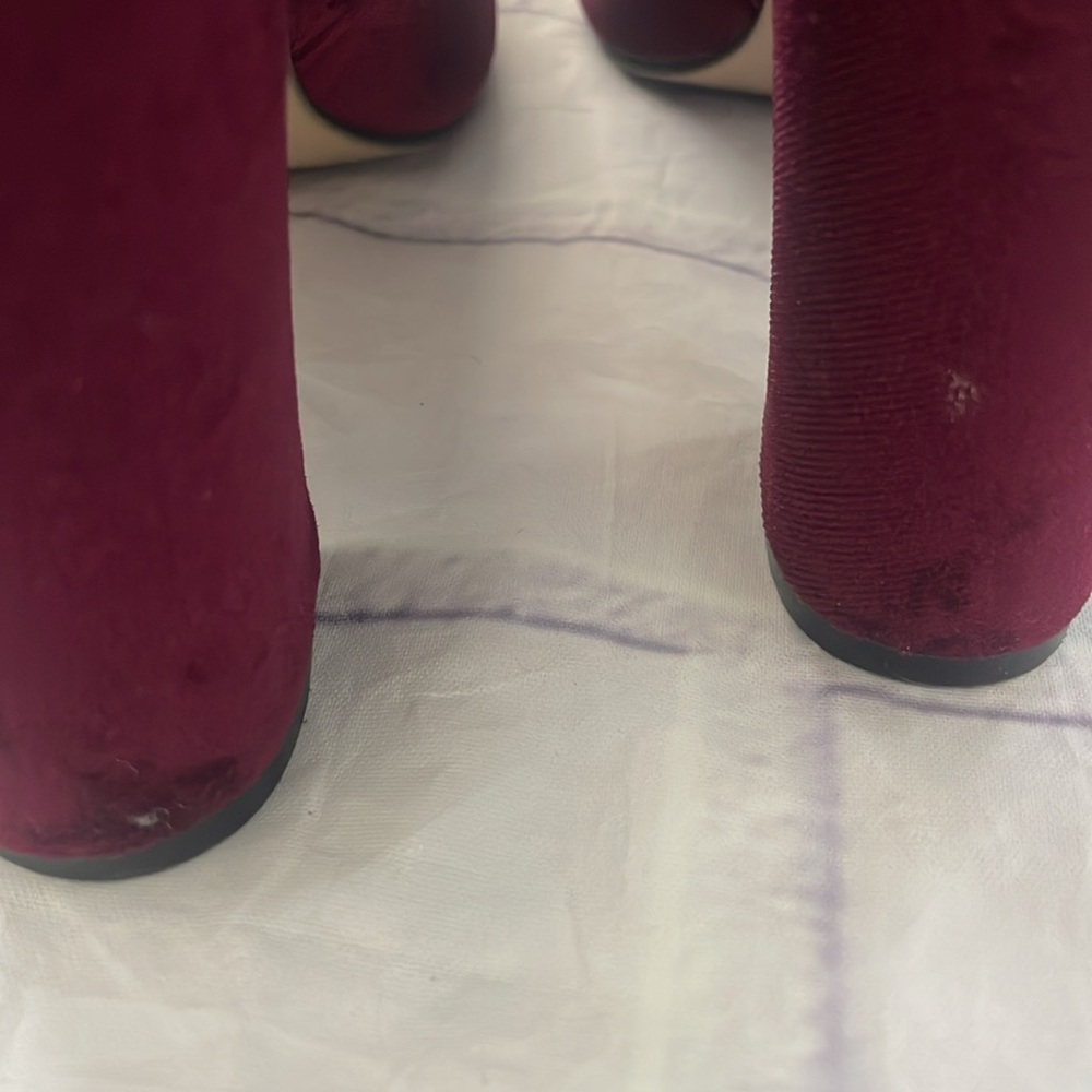 Madden Girl Burgundy Velvet Sock bootie 
Size (6 1/2) - Picture 13 of 14